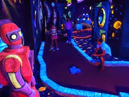 Balck light mini-golf