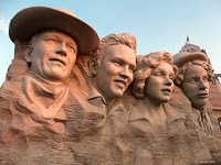 John Wayne, Elvis Presley, Marilyn Monroe, Charlie Chaplin 