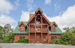 Eagles-Ridge-Cabins-Resort-Exterior-Cabin