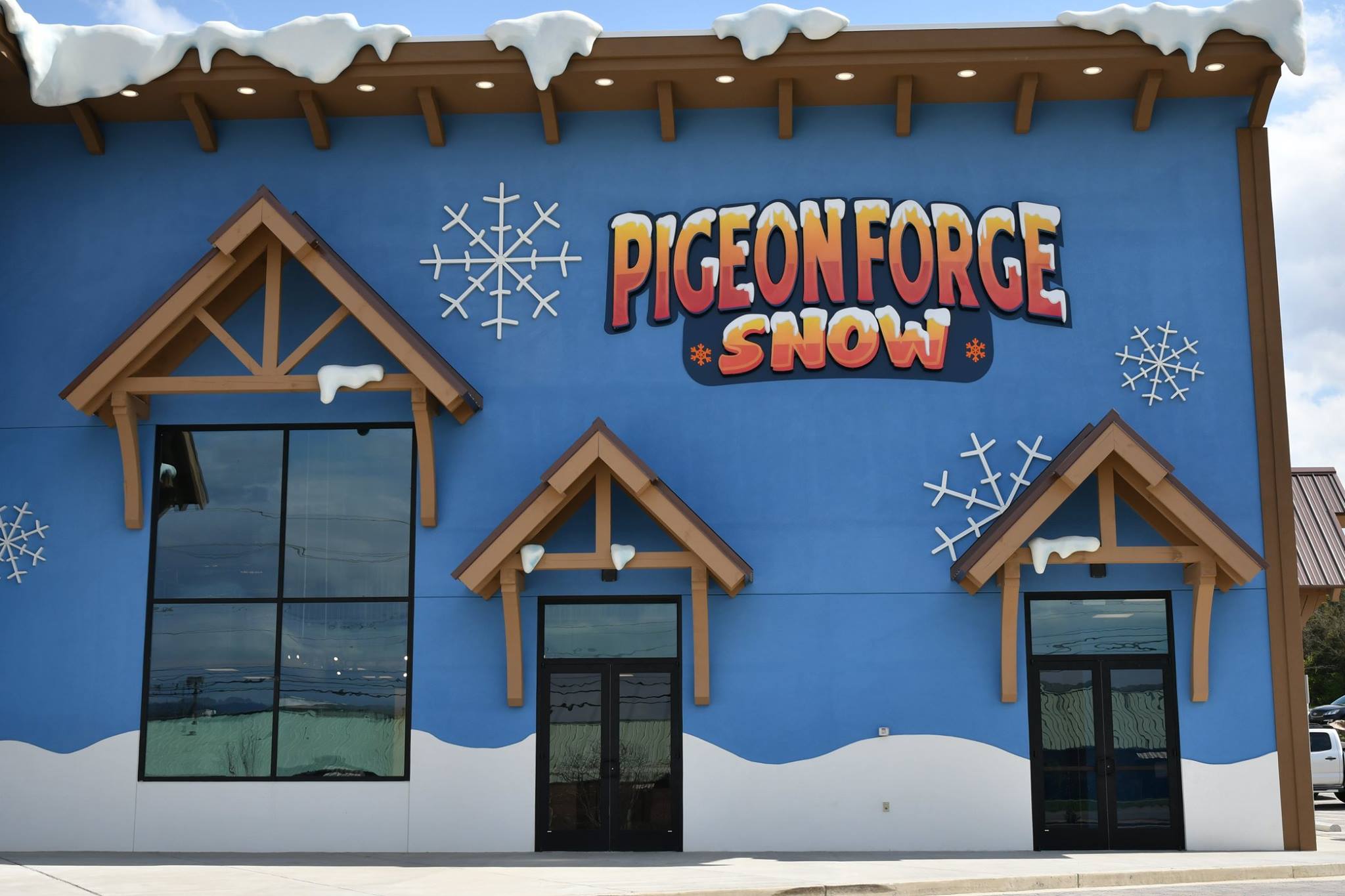 Pigeon Forge Snow Exterior