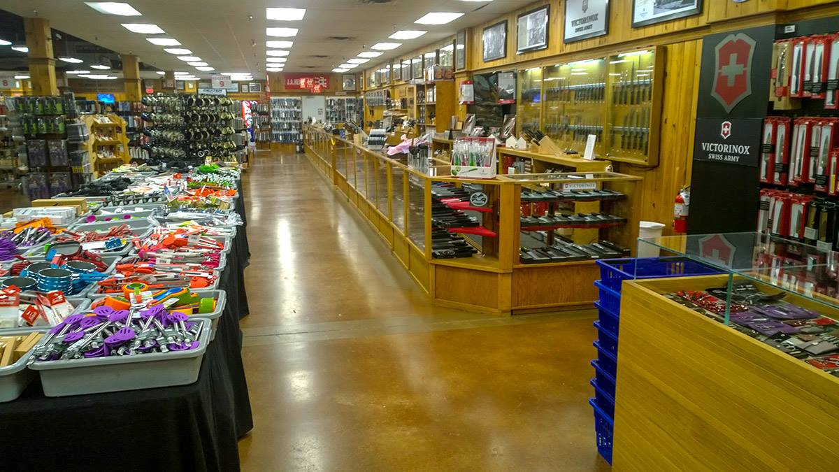 Worlds Largest Knife Store Selection
