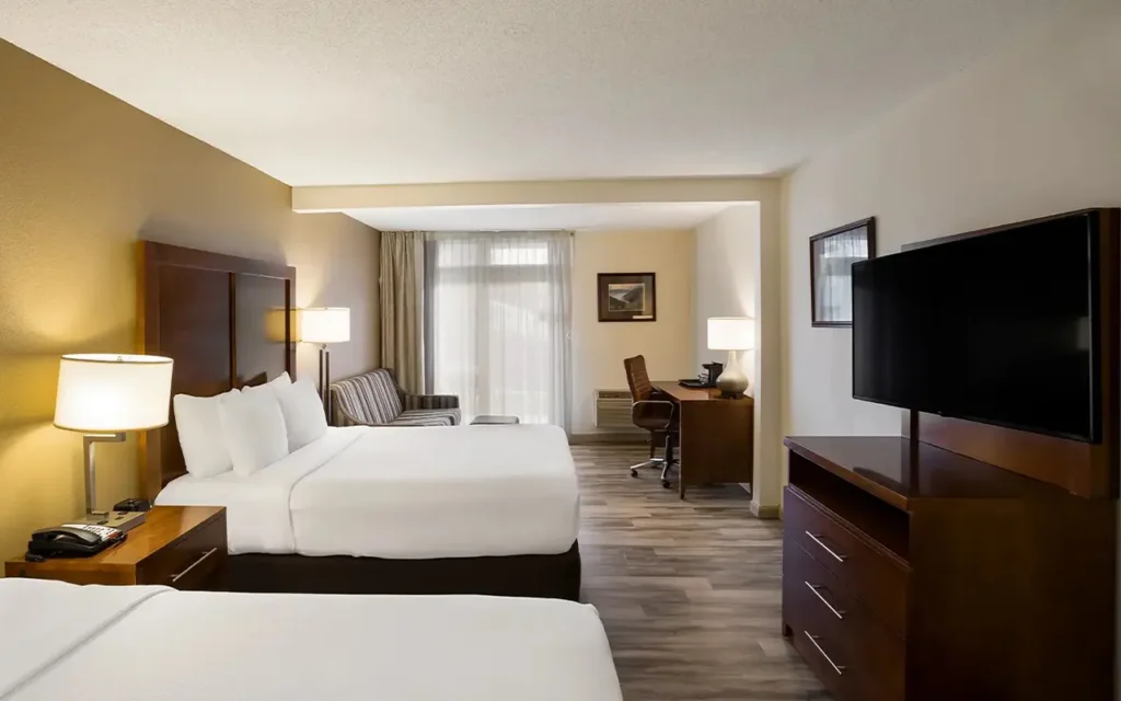 2 Queen Room at The Inn At Apple Valley