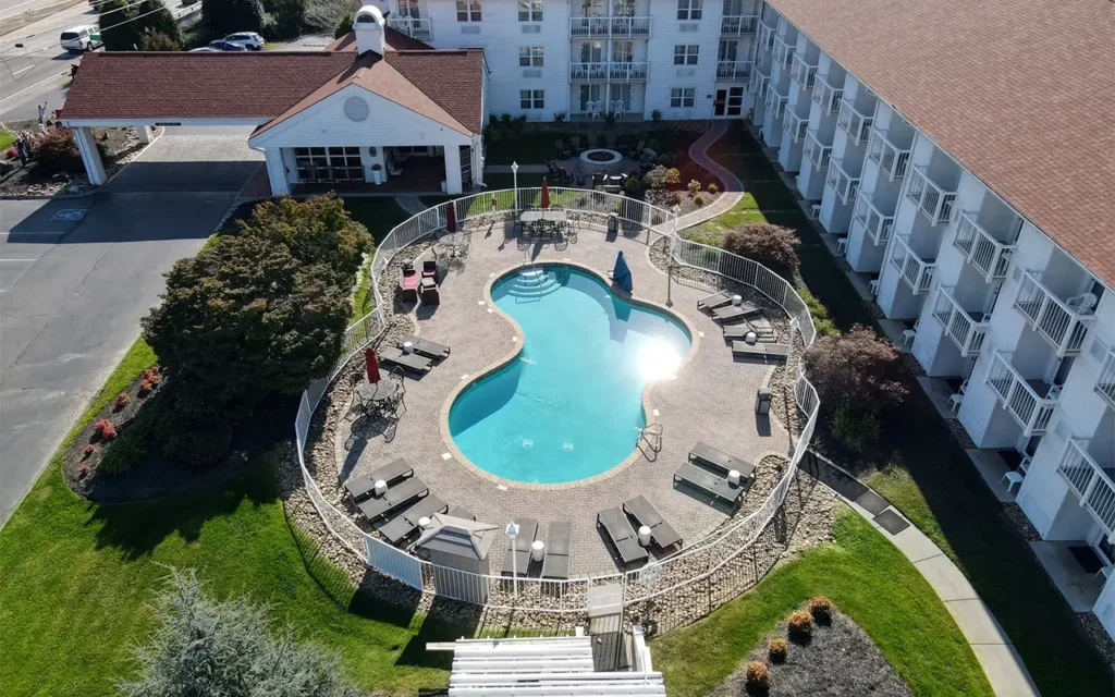 Outdoor Pool & Firepit at The Inn At Apple Valley